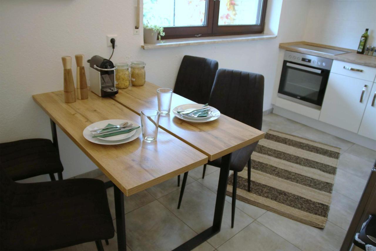 Studio-Apartment Mit Garten, Parkplatz & Kueche Оффенбург Экстерьер фото